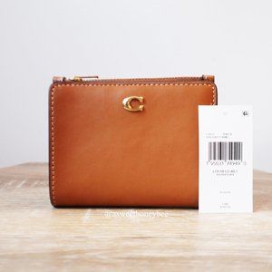 *NEW* COACH BIFOLD SNAP WALLET - LIGHT CAMEL